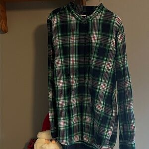 Lands' End women’s Plaid flannel tunic in Green and Black
Size medium